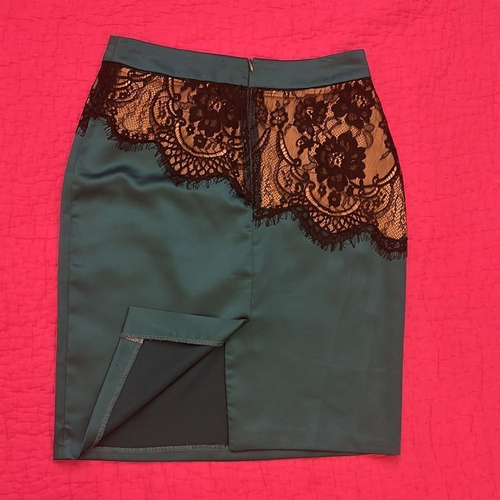 Rythm of Grace Elegant Teal satin Lace Accent Skirt, M - Picture 5 of 7
